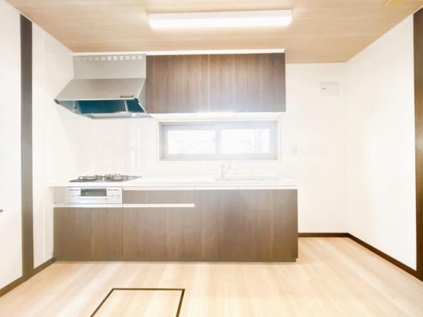美芳町６丁目２番　戸建て 内観写真（キッチン）