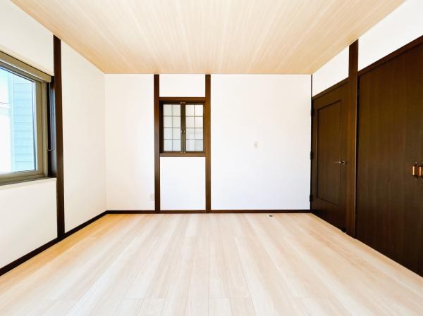 美芳町６丁目２番　戸建て 内観写真（リビング以外の居室）