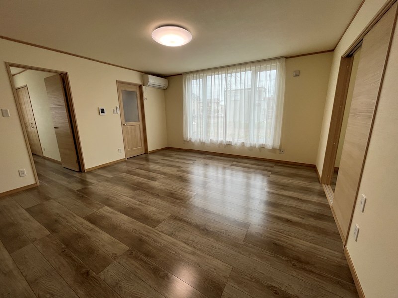 北央町１１０番　戸建て 内観写真（リビング）