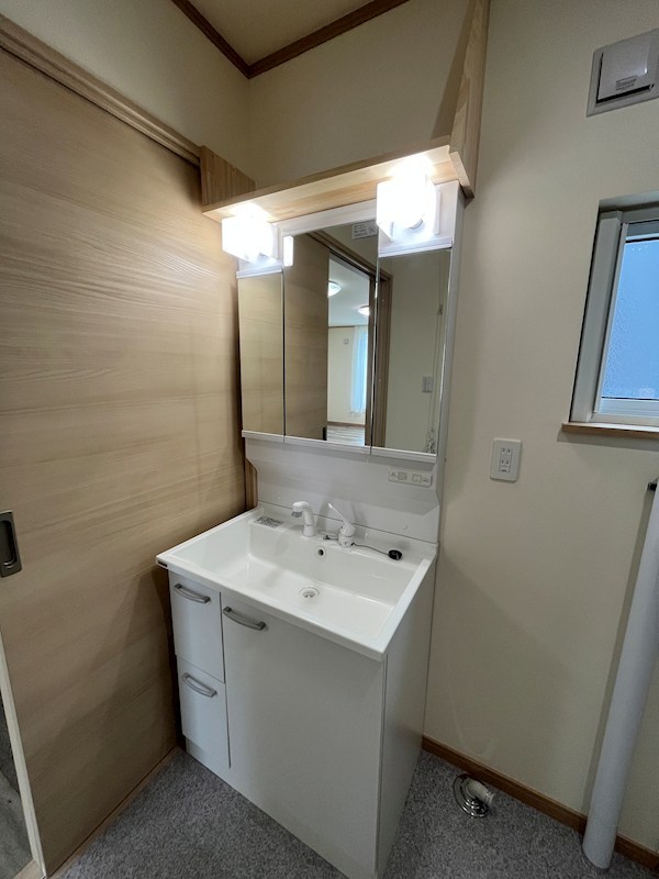 北央町１１０番　戸建て 内観写真（洗面台・洗面所）