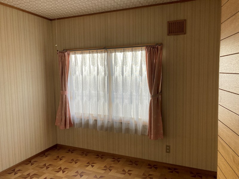 高栄東町３丁目１７７番　戸建て 内観写真（リビング以外の居室）