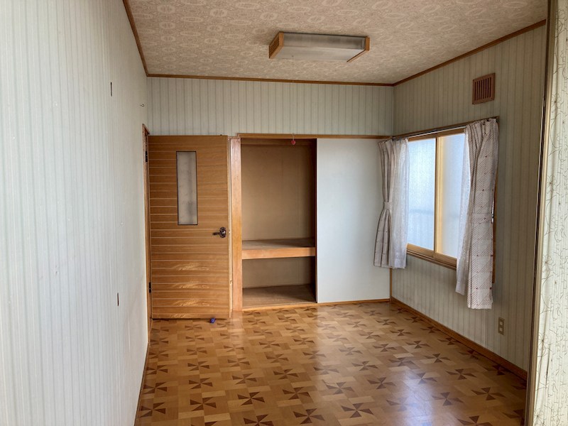 高栄東町３丁目１７７番　戸建て 内観写真（収納）