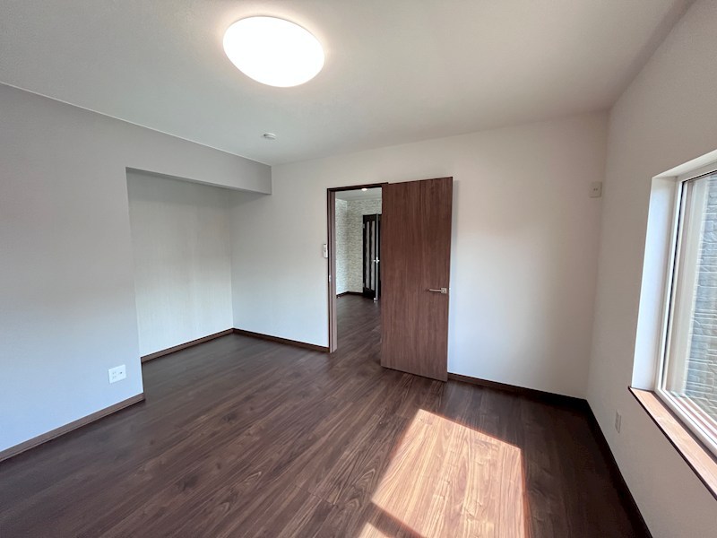 北進町５丁目８１番　戸建て 内観写真（リビング以外の居室）