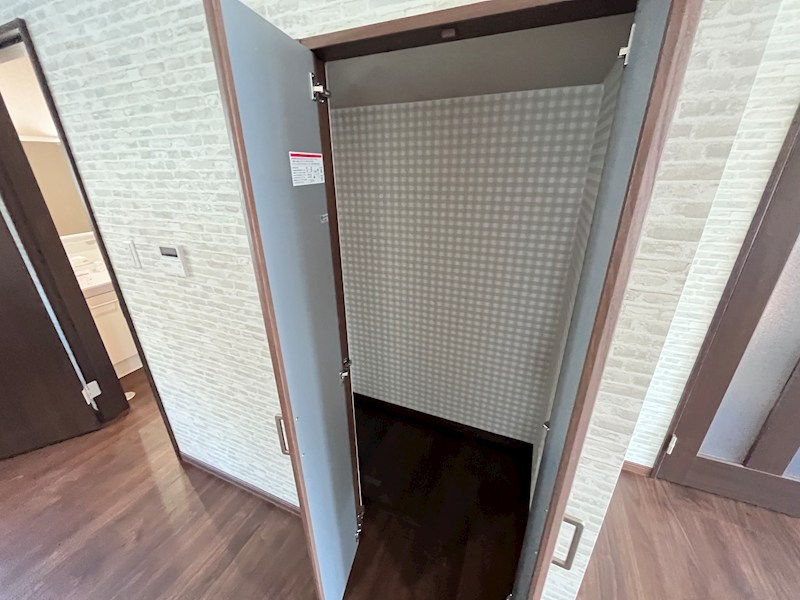 北進町５丁目８１番　戸建て 内観写真（収納）