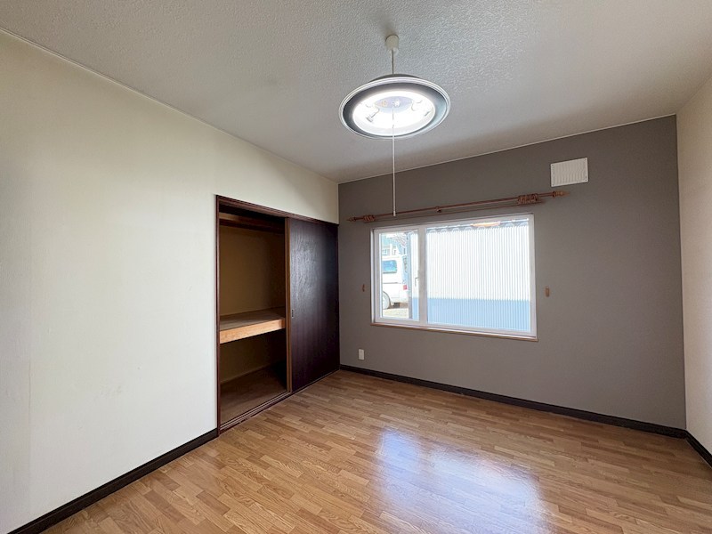美山町西４丁目５０番　戸建て 内観写真（リビング以外の居室）