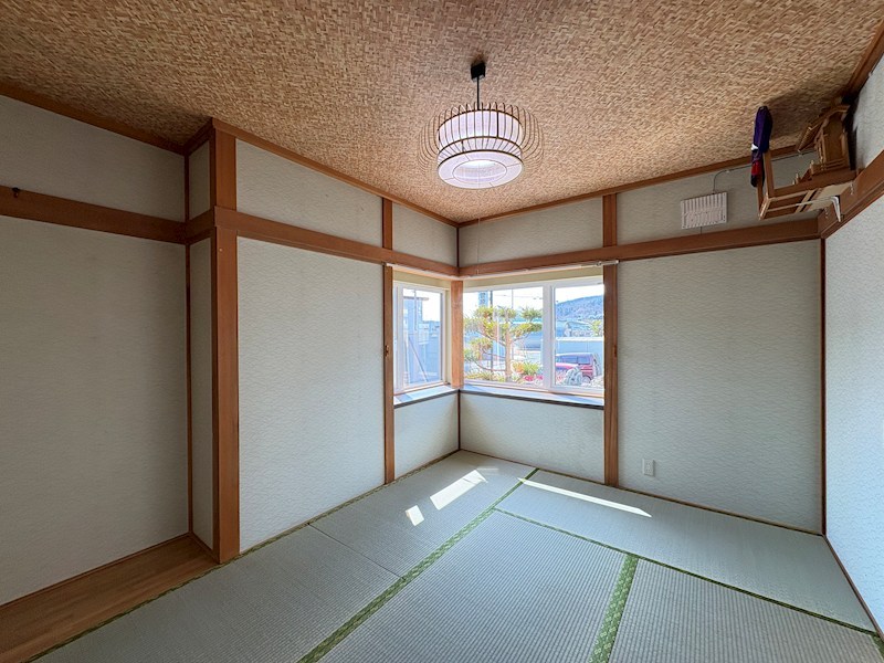 美山町西４丁目５０番　戸建て 内観写真（リビング以外の居室）