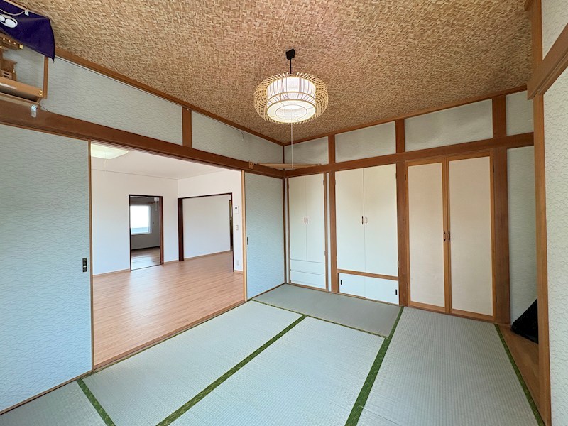 美山町西４丁目５０番　戸建て 内観写真（リビング以外の居室）