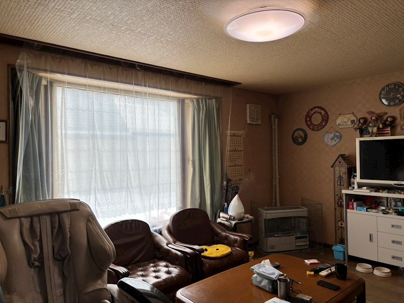 美山町東３丁目７０番　戸建て 内観写真（リビング）
