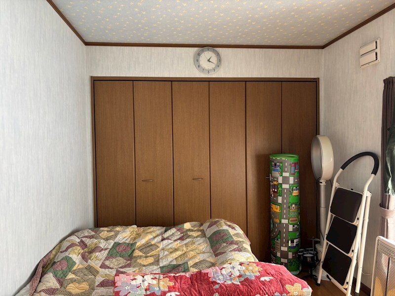 美山町東３丁目７０番　戸建て 内観写真（リビング以外の居室）