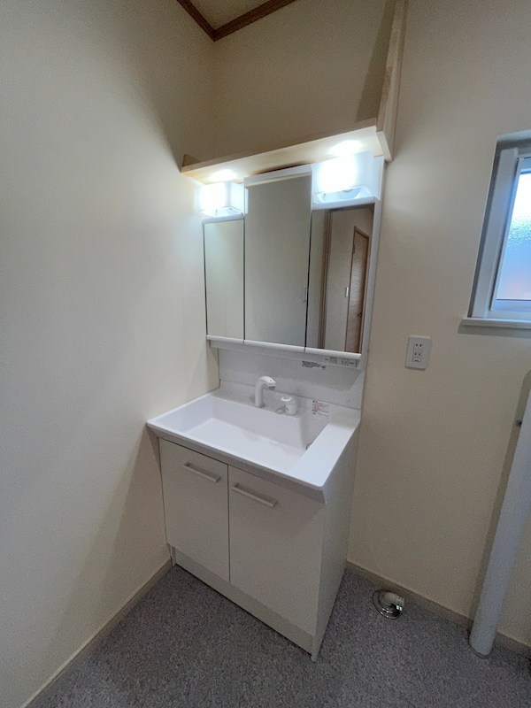北央町１１６番　戸建て 内観写真（洗面台・洗面所）