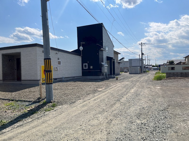 北央町１１６番　戸建て 現地写真（前面道路含む現地写真）