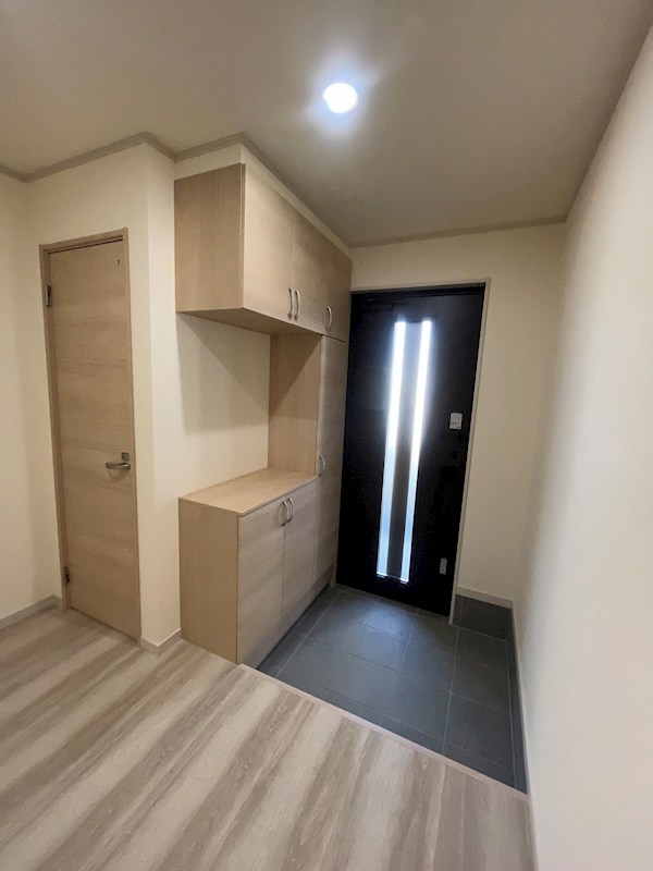 北央町１１６番　戸建て 現地写真（玄関）