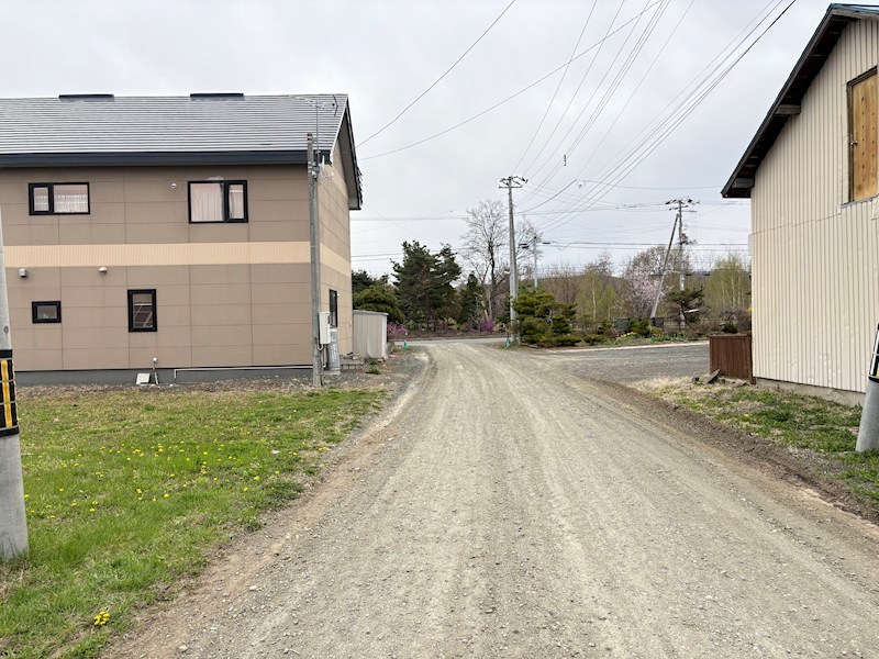 上ところ２３６番　土地 現地写真（前面道路含む現地写真）