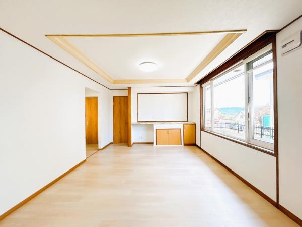 柏陽町５５７番　戸建て 内観写真（リビング）
