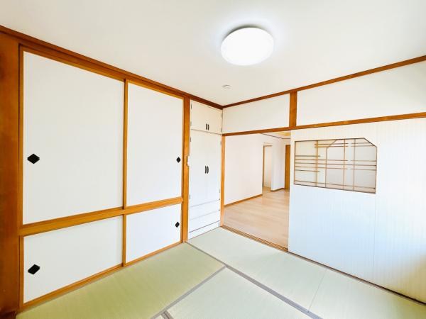 柏陽町５５７番　戸建て 内観写真（リビング以外の居室）
