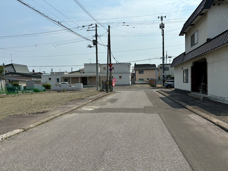 常盤町２丁目５番　土地 現地写真（前面道路含む現地写真）