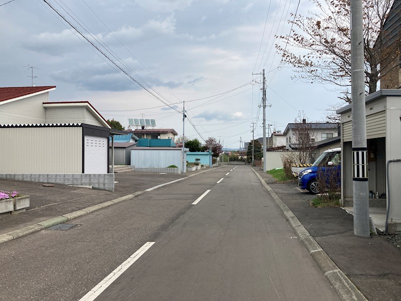 東陵町１７７番　戸建て 現地写真（前面道路含む現地写真）