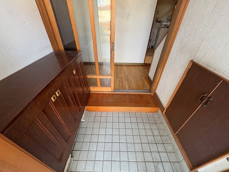 末広町３６８番　戸建て 現地写真（玄関）