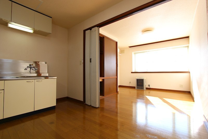 青葉１丁目８番　共同住宅 内観写真（リビング）