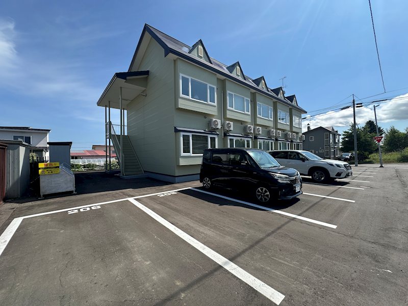 青葉１丁目８番　共同住宅 現地写真（駐車場）