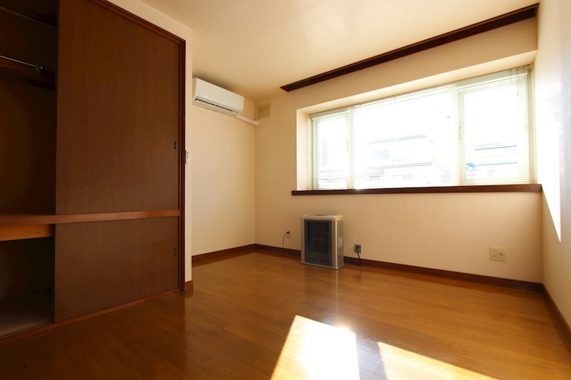 青葉１丁目８番　共同住宅 内観写真（リビング以外の居室）