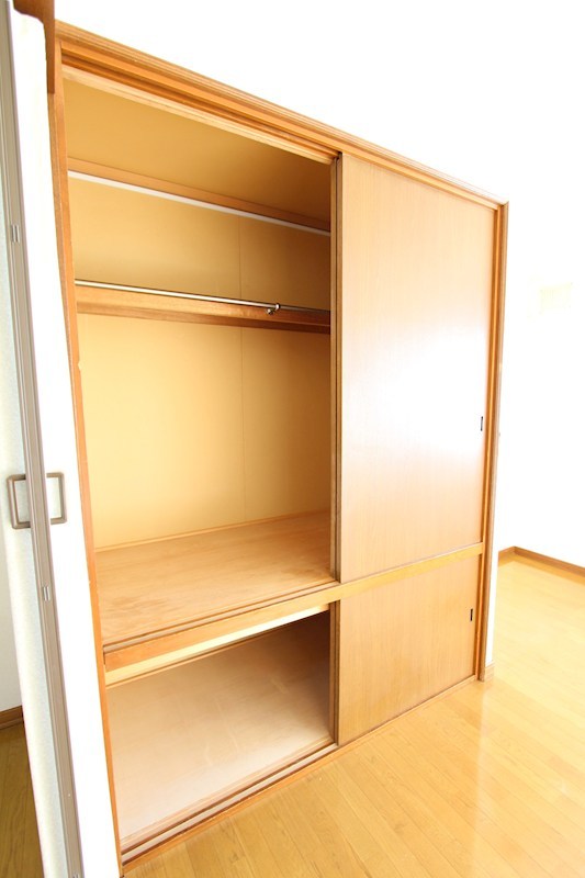 青葉１丁目８番　共同住宅 内観写真（収納）
