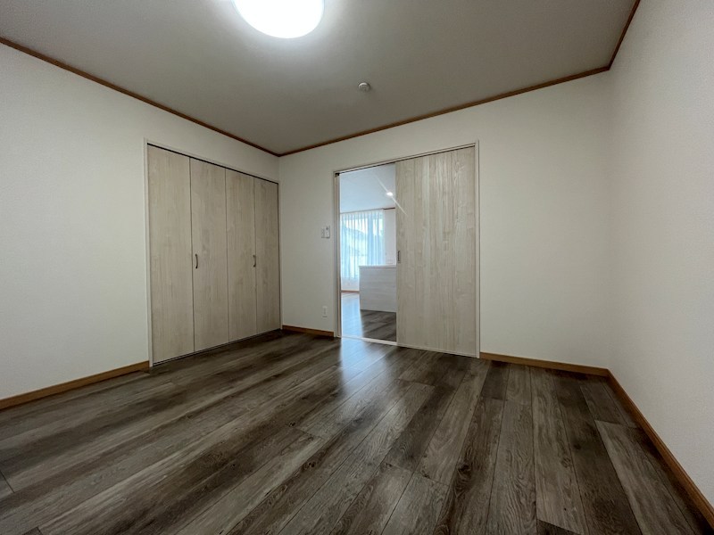 中ノ島町３丁目５番　戸建て 内観写真（リビング以外の居室）
