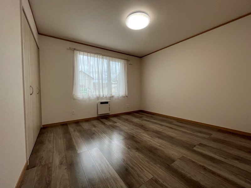 中ノ島町３丁目５番　戸建て 内観写真（リビング以外の居室）
