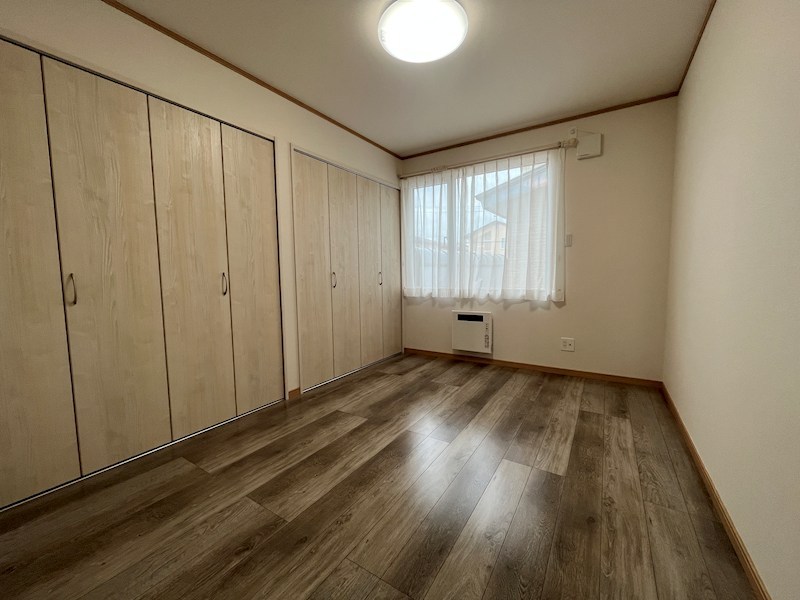 中ノ島町３丁目５番　戸建て 内観写真（リビング以外の居室）