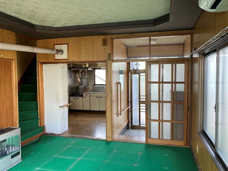 中ノ島町３丁目６番　戸建て 内観写真（リビング）