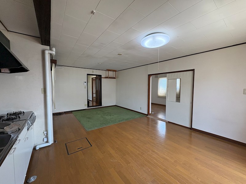 中央三輪２丁目３９９番　戸建て 内観写真（リビング）