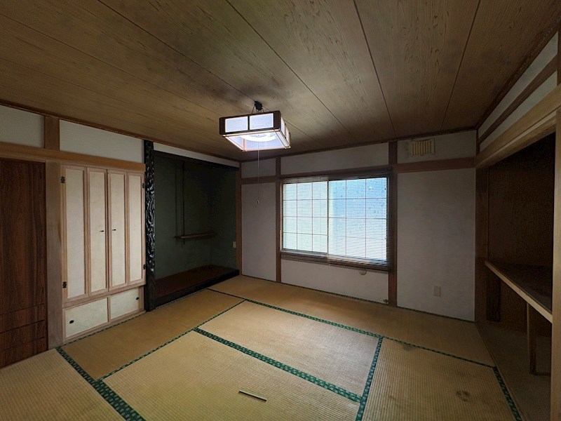 中央三輪２丁目３９９番　戸建て 内観写真（リビング以外の居室）