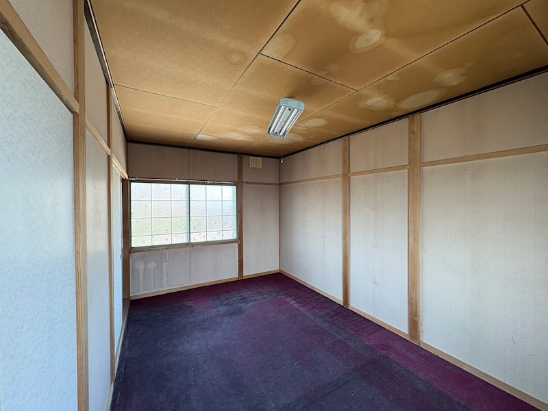 中央三輪２丁目３９９番　戸建て 内観写真（リビング以外の居室）