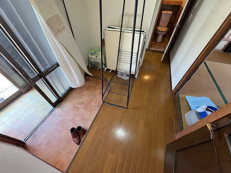中央三輪２丁目３９９番　戸建て 現地写真（玄関）