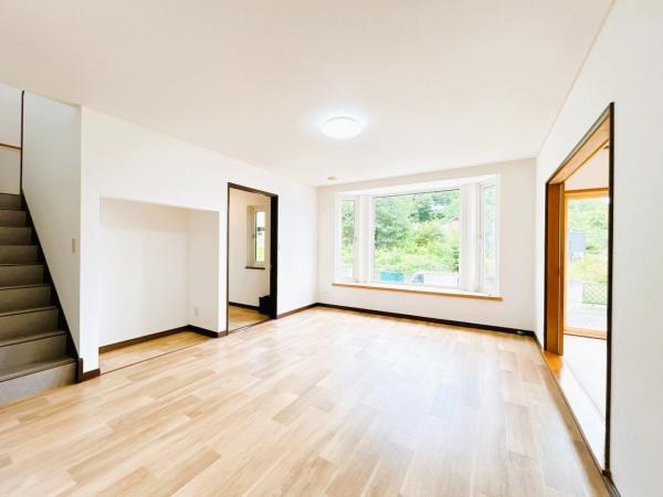 川東３４０番　戸建て 内観写真（リビング）
