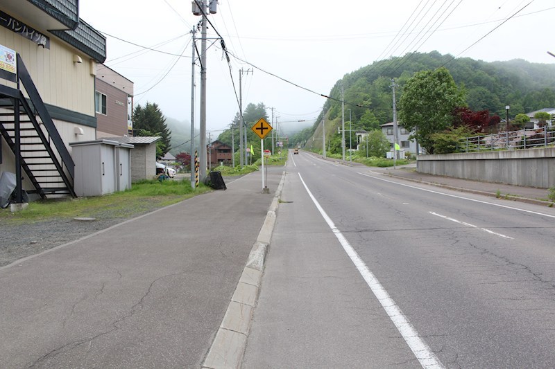 網走市錦町１３３番　共同住宅 現地写真（駐車場）