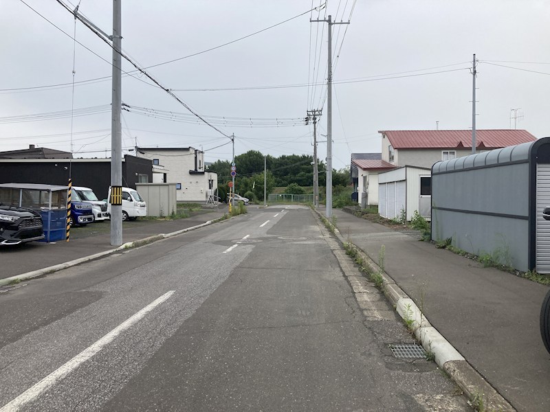 とん田西町２７４番　土地 現地写真（前面道路含む現地写真）