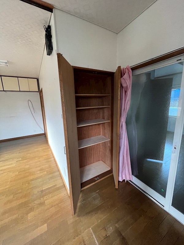 緑ヶ丘５丁目３１番　戸建て 内観写真（収納）