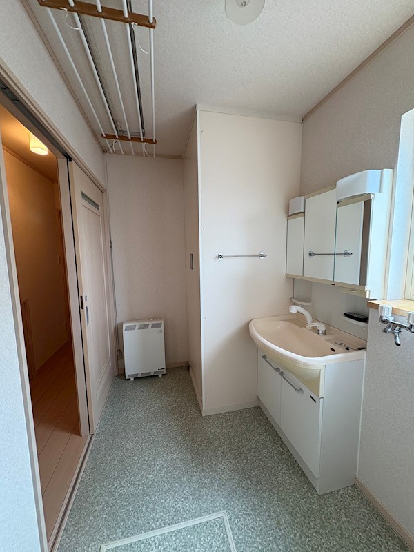 ひかり野１丁目１０番　戸建て 内観写真（洗面台・洗面所）