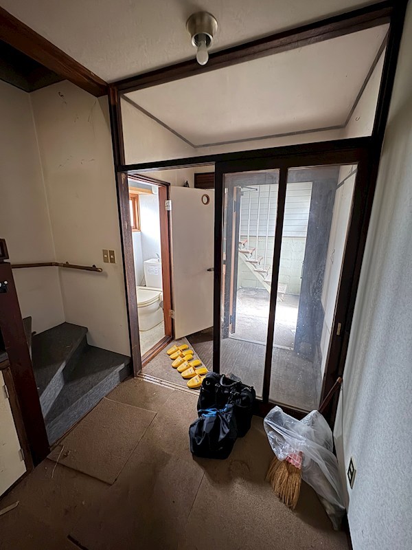 清月町８番　戸建て 現地写真（玄関）
