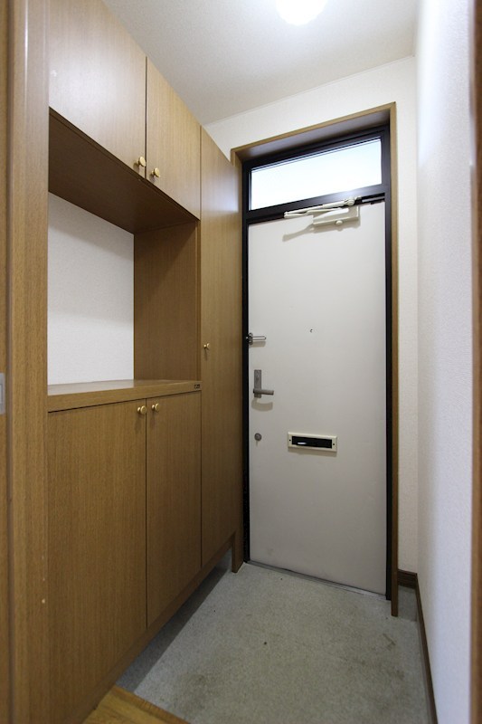 東相内町９番、東相内町１７２番共同住宅 現地写真（玄関）