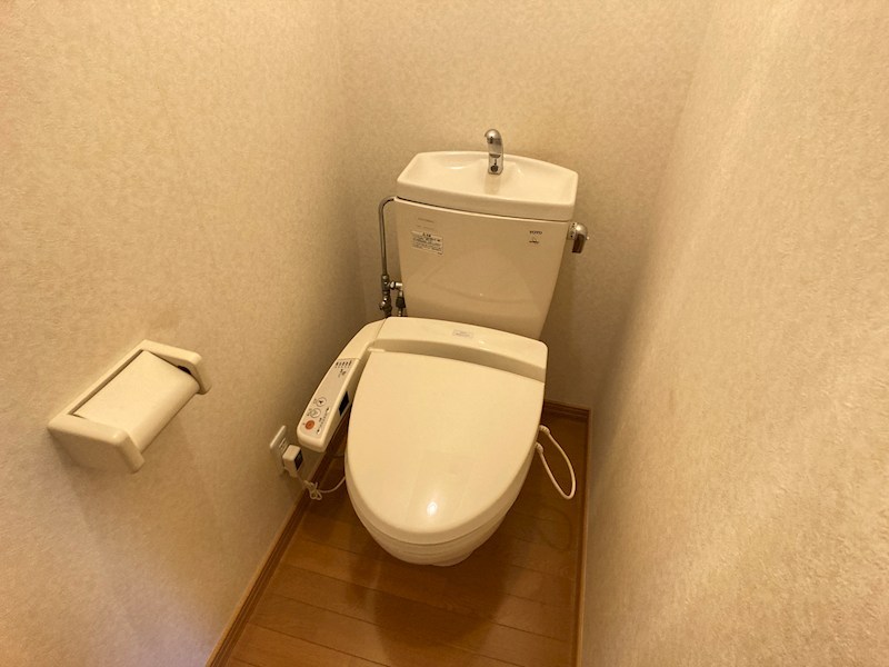 東陵町１７０番　共同住宅 内観写真（トイレ）