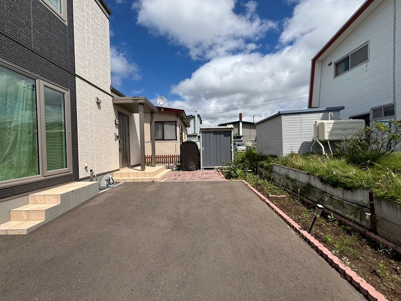 高砂町１１番　戸建て 現地写真（駐車場）