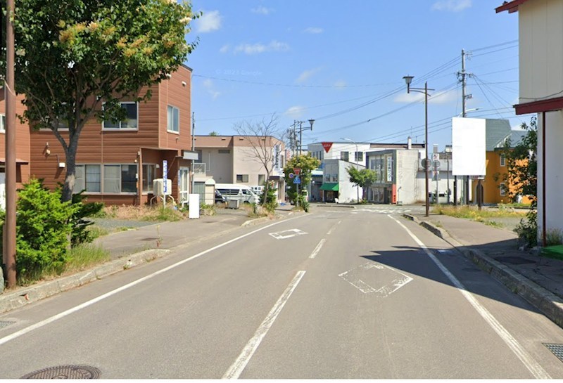 美幌町字西１条北４丁目１番　土地 現地写真（前面道路含む現地写真）