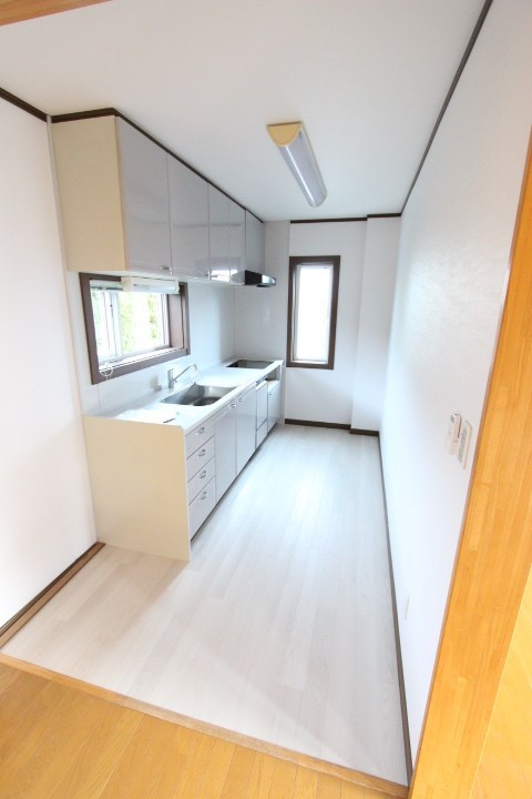 清見町７１番　戸建て 内観写真（キッチン）
