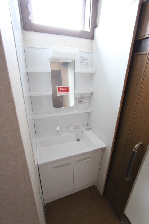 清見町７１番　戸建て 内観写真（洗面台・洗面所）