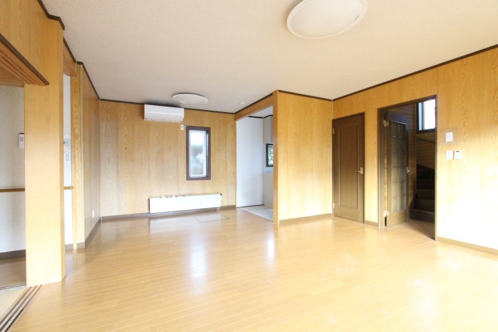 清見町７１番　戸建て 内観写真（リビング）
