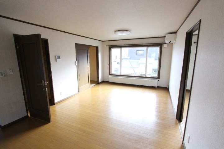 清見町７１番　戸建て 内観写真（リビング以外の居室）