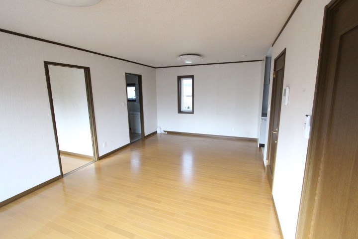 清見町７１番　戸建て 内観写真（リビング以外の居室）