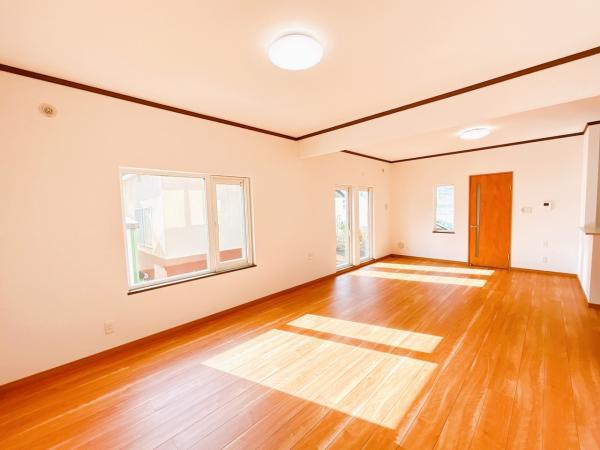 中ノ島町３丁目５番　戸建て 内観写真（リビング）